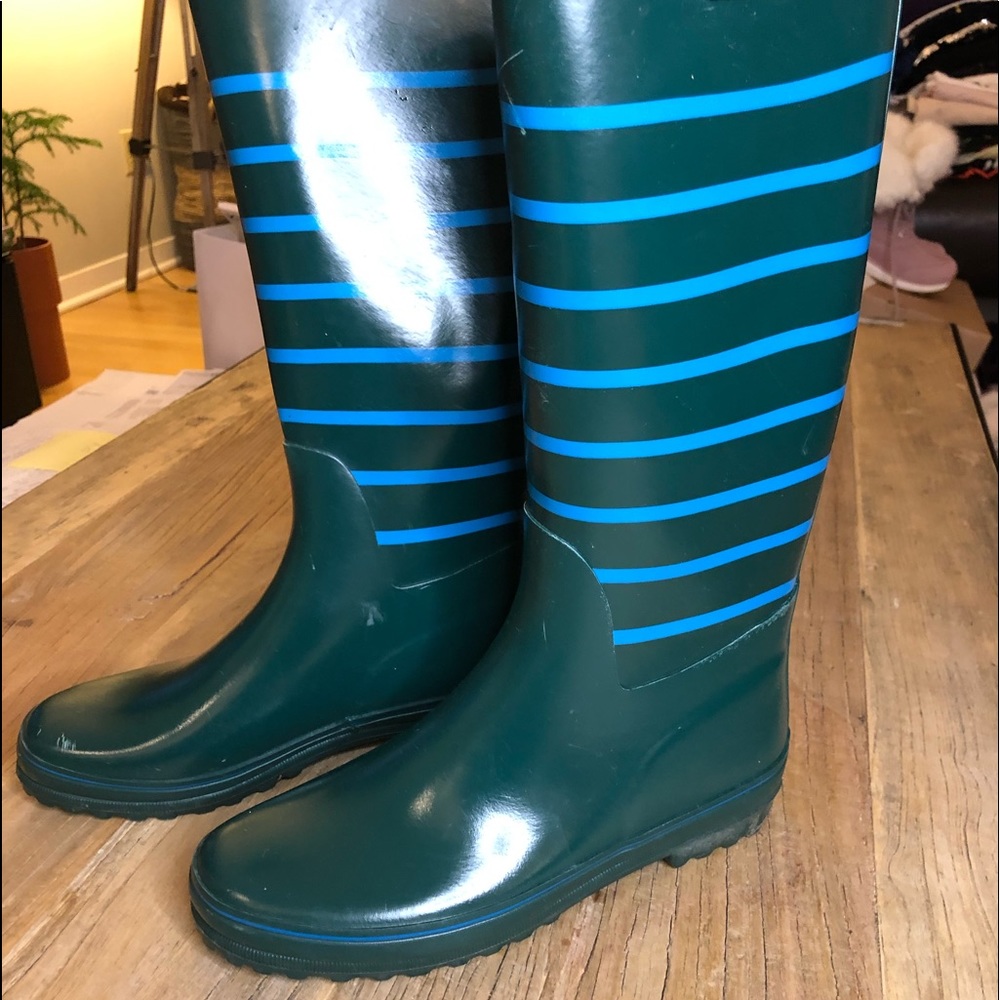 Rain boots